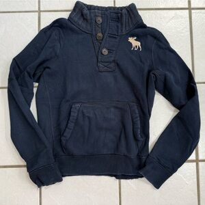 Abercrombie & Fitch Men’s Navy Blue sweatshirt